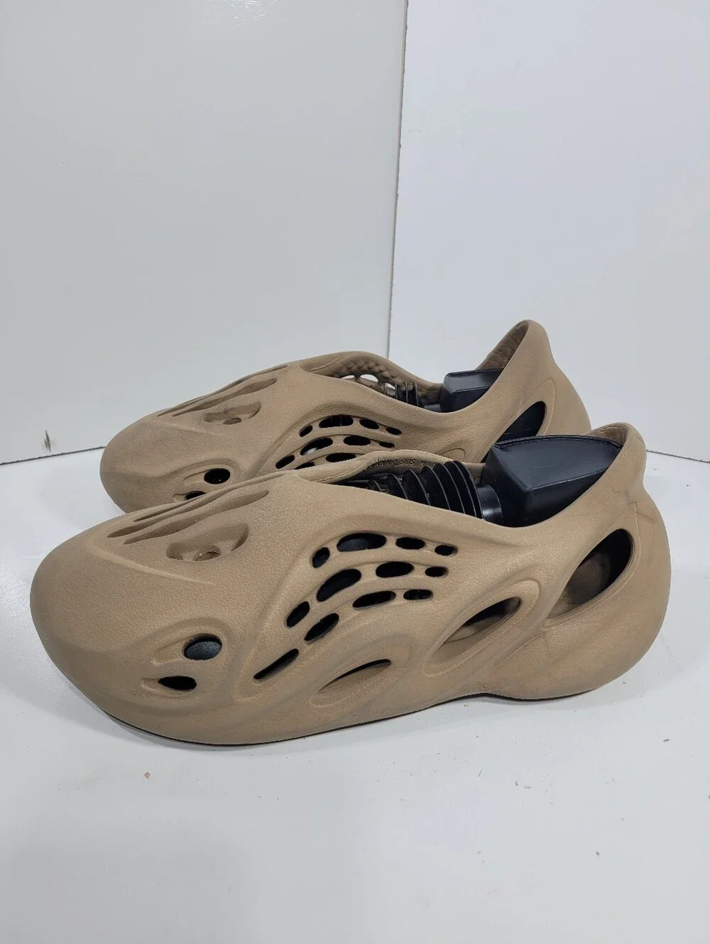 Adidas Yeezy Foam Runner Ochre Mens Size 9 GW3354 Clog RNNR Slip On